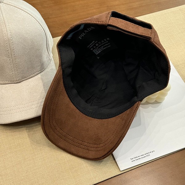 伊勢丹先行品 プラダ スエード ベースボールキャップ コピー puu18605